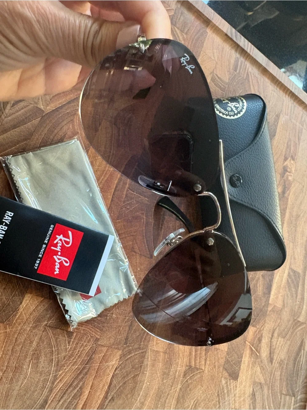 Ray-Ban Aviator Sunglasses with Case